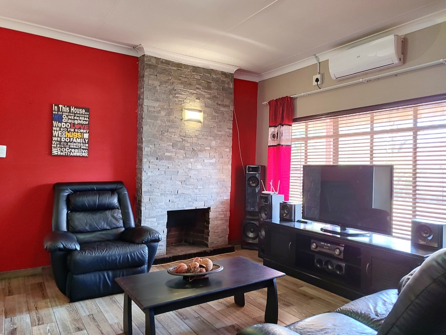 3 Bedroom Property for Sale in Meiringspark North West